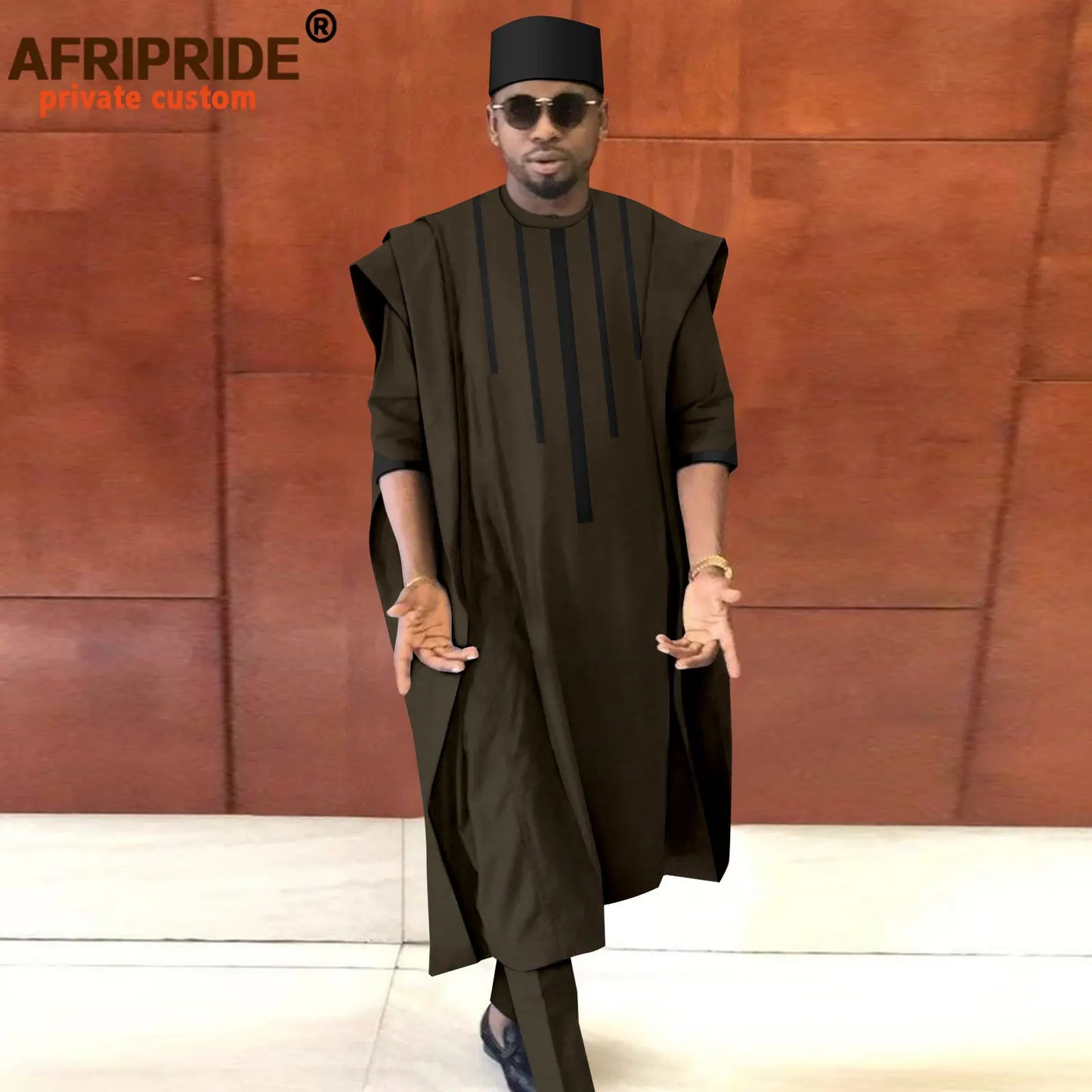 Tenue africaine pour homme – Ensemble Dashiki Agbada 3 pièces avec chemise, pantalon et chapeau traditionnel (style tribal) – Réf. A2216165