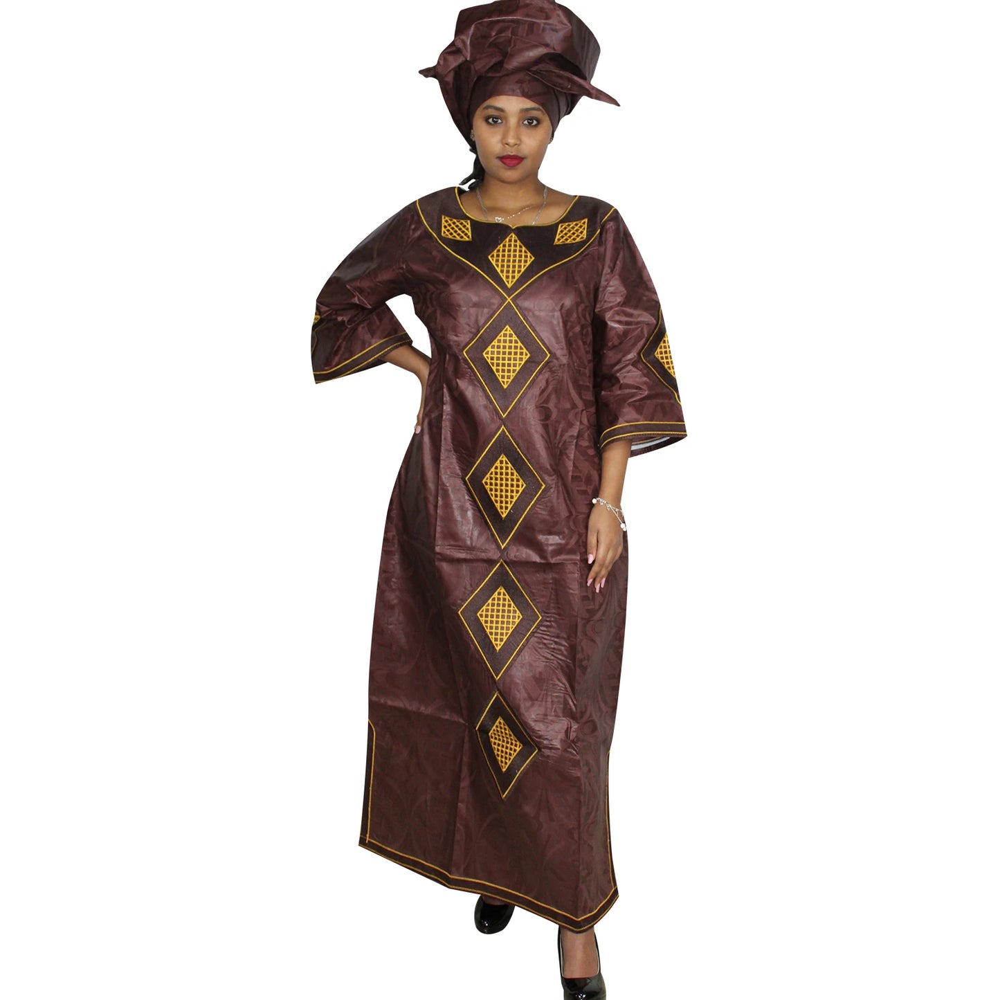 Robes africaines pour femme en bazin riche avec design brodé — robe longue