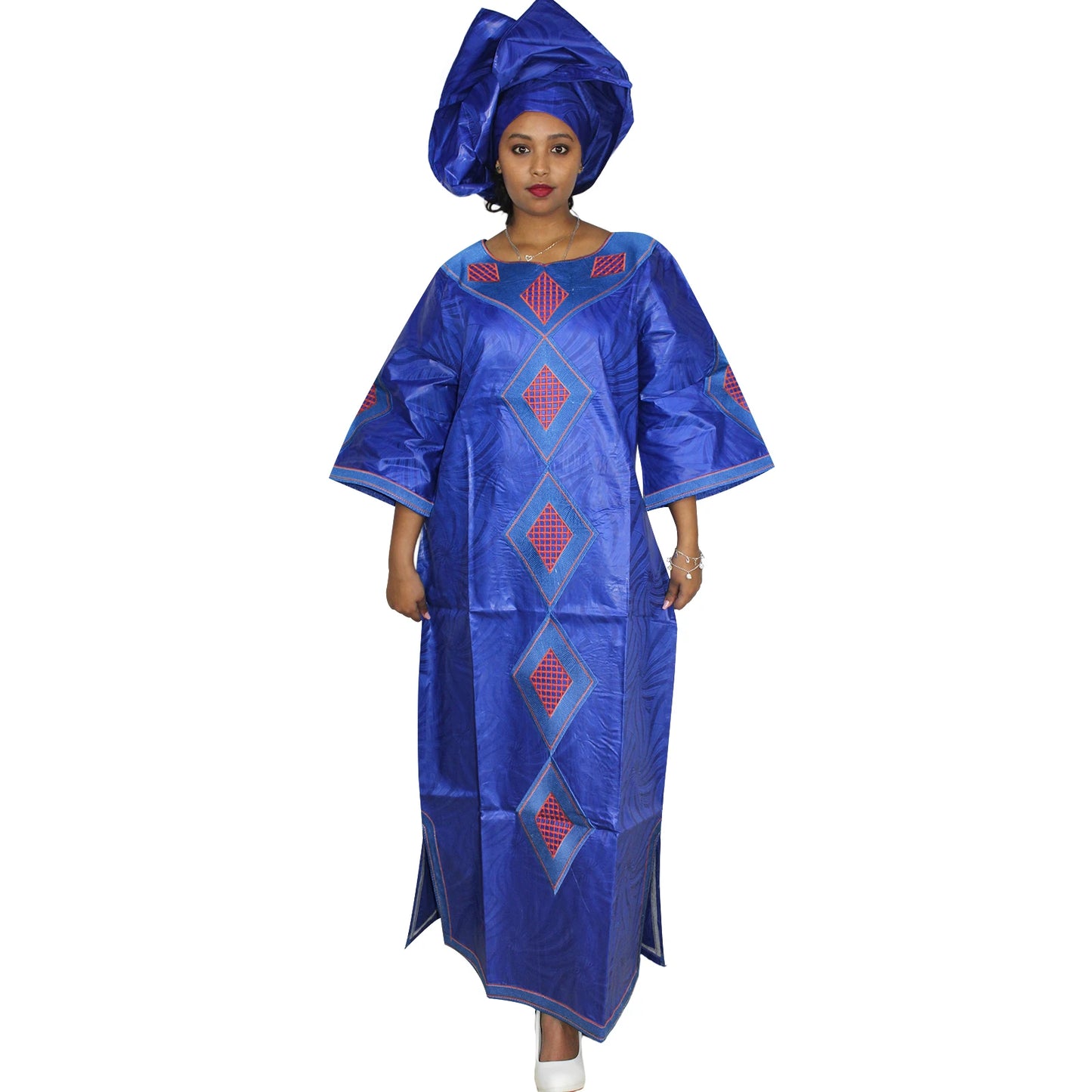Robes africaines pour femme en bazin riche avec design brodé — robe longue